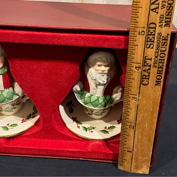 Lenox Santa and Mrs Claus Salt and Pepper Shaker Teacup Decor - Picture 8 of 8